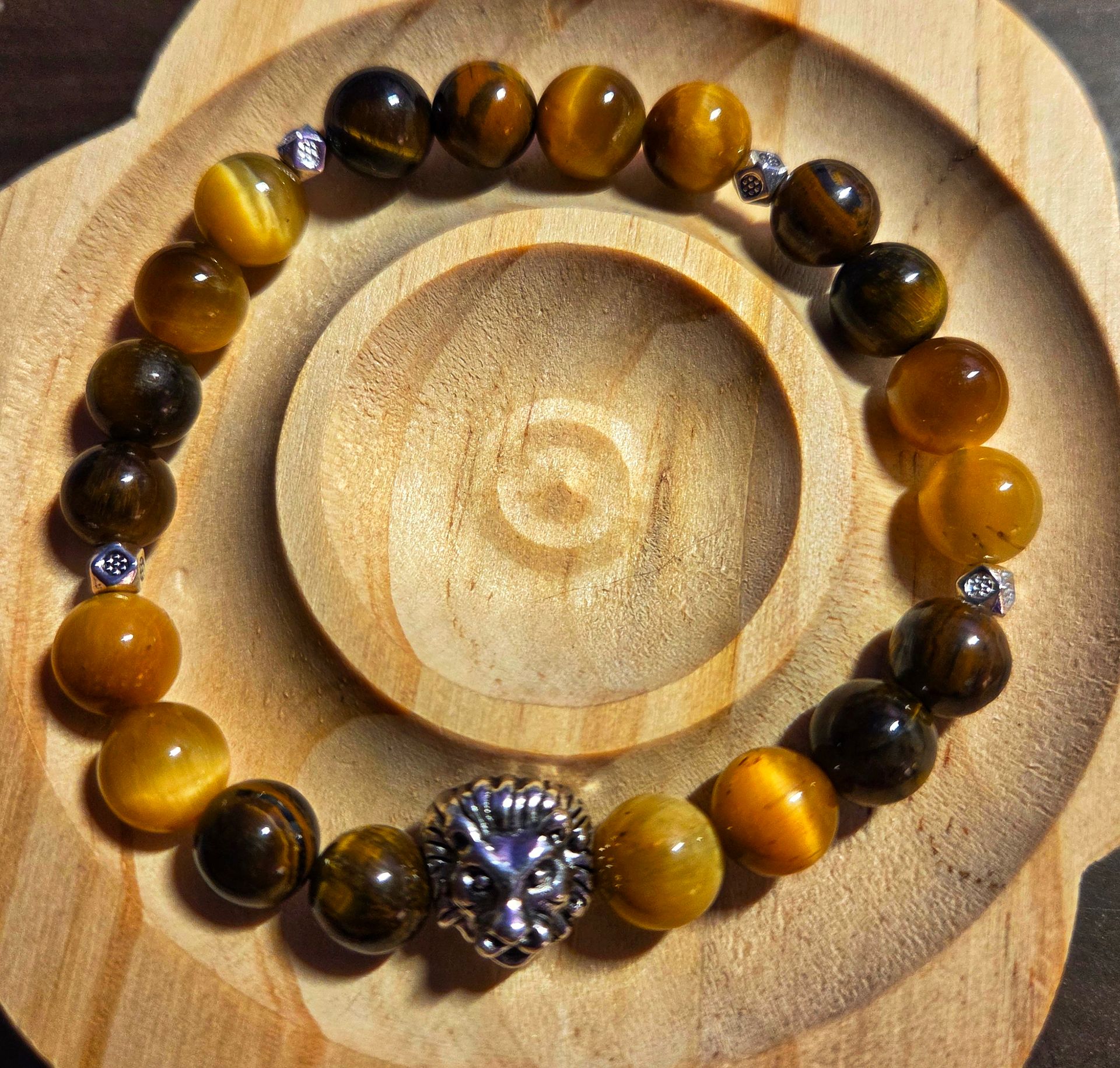 Golden and Brown Tigers Eye with Lions head