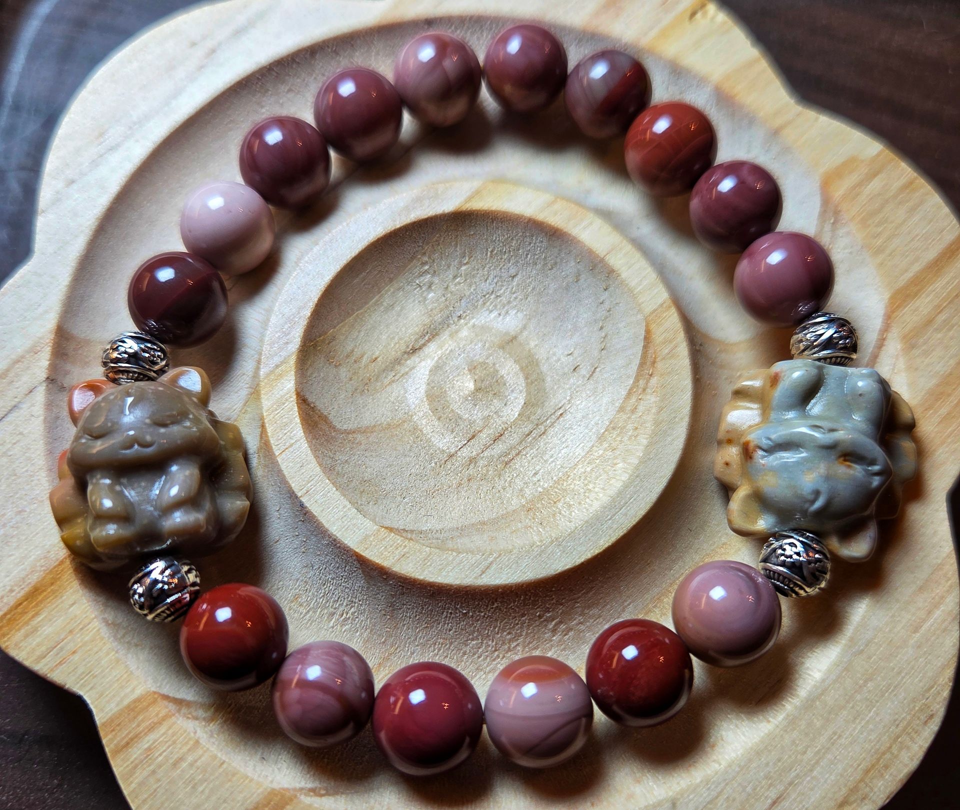 Alashan Agate with Nine Tail Fox