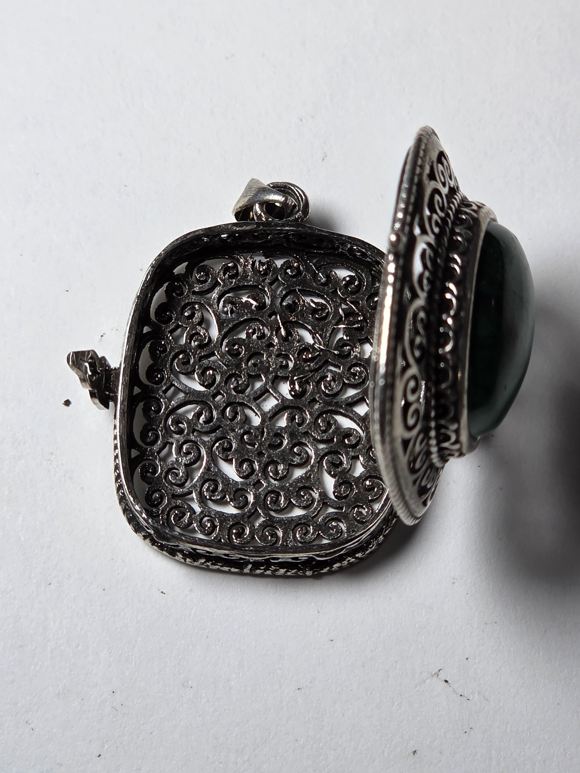 Malachite Antique design Poison Locket Pendant