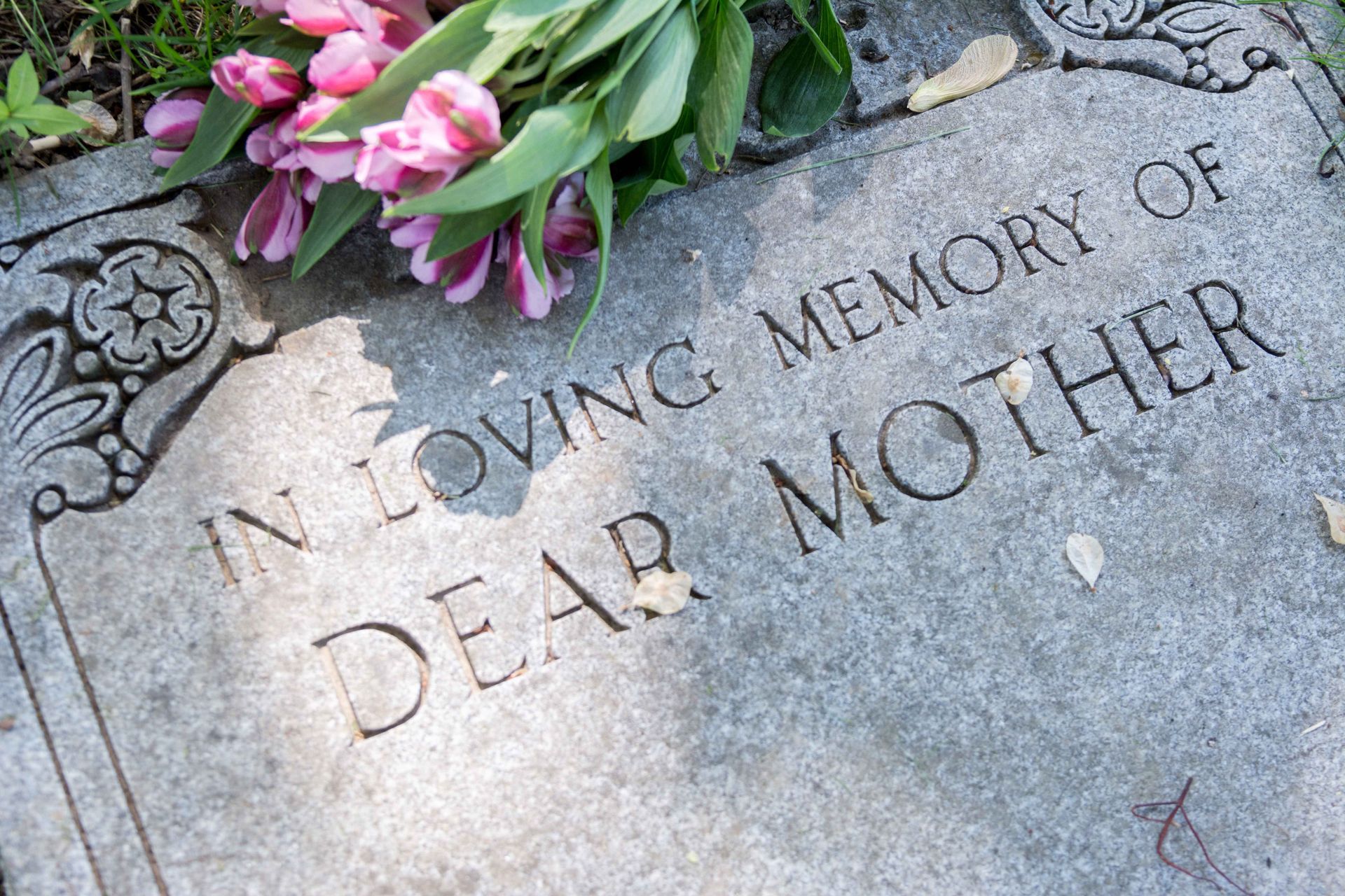 Text on gravestone Text on gravestone