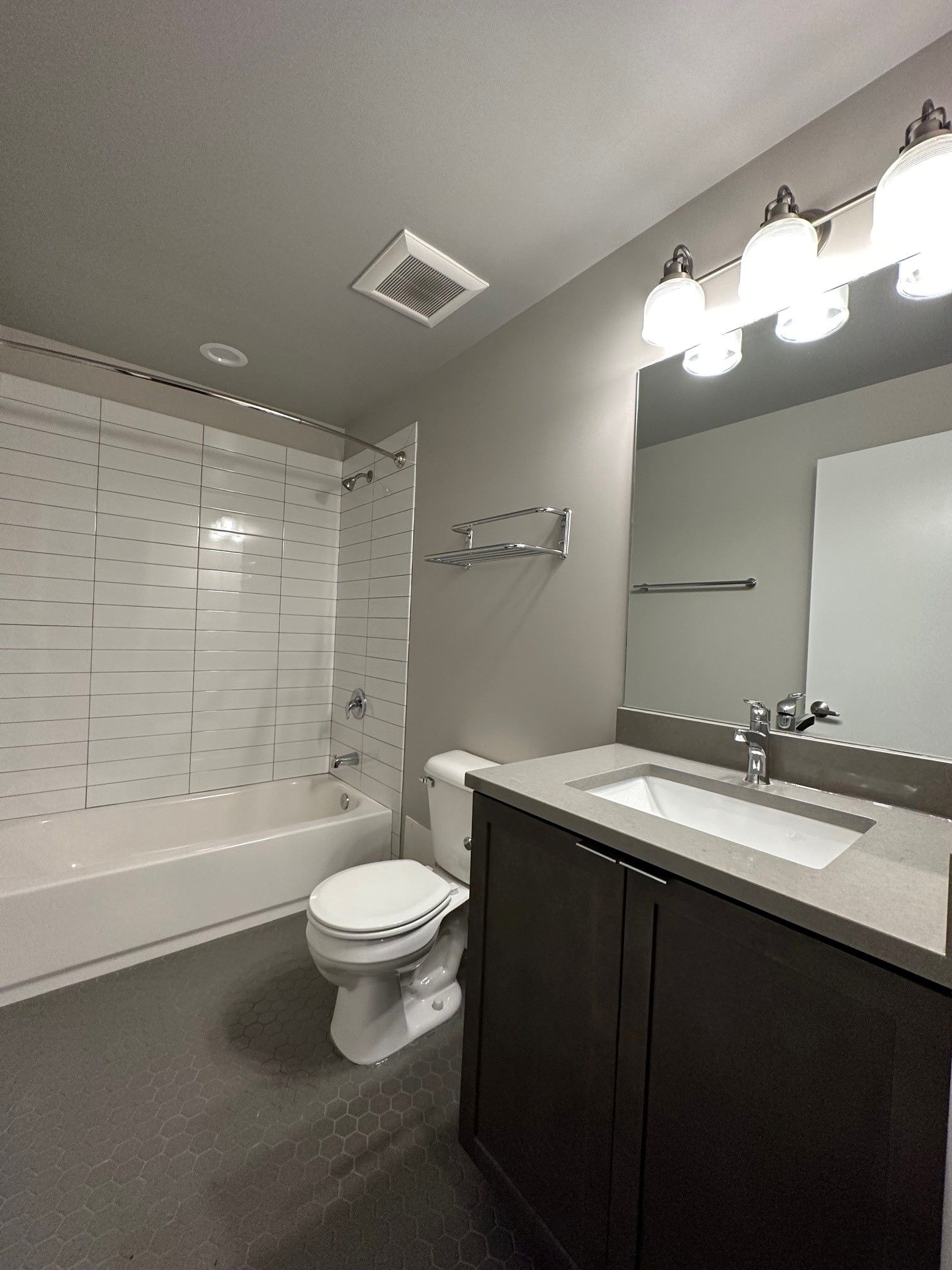 Gallery The Lofts at Gin Alley Fulton Market Apartments