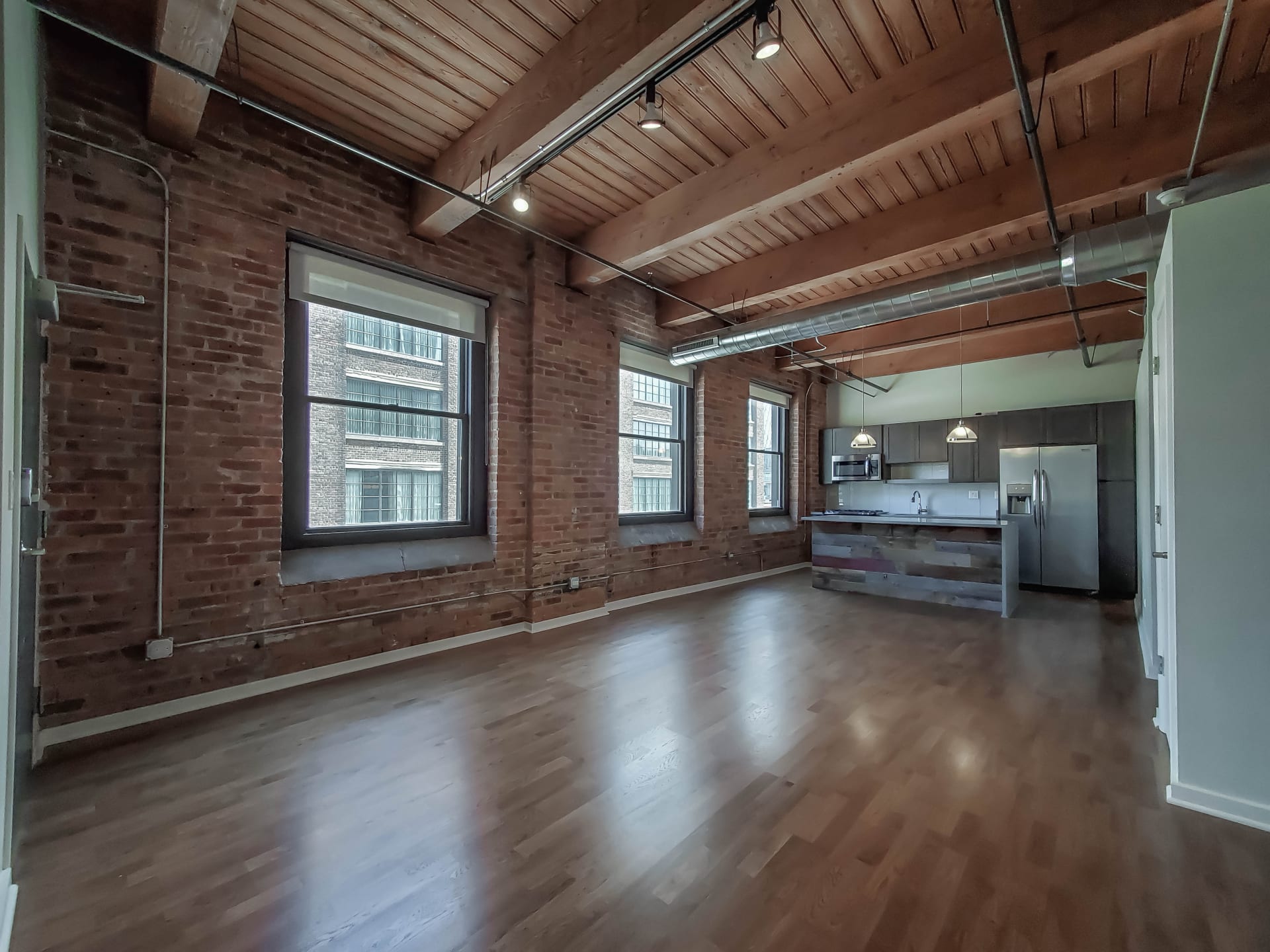 Gallery The Lofts at Gin Alley Fulton Market Apartments