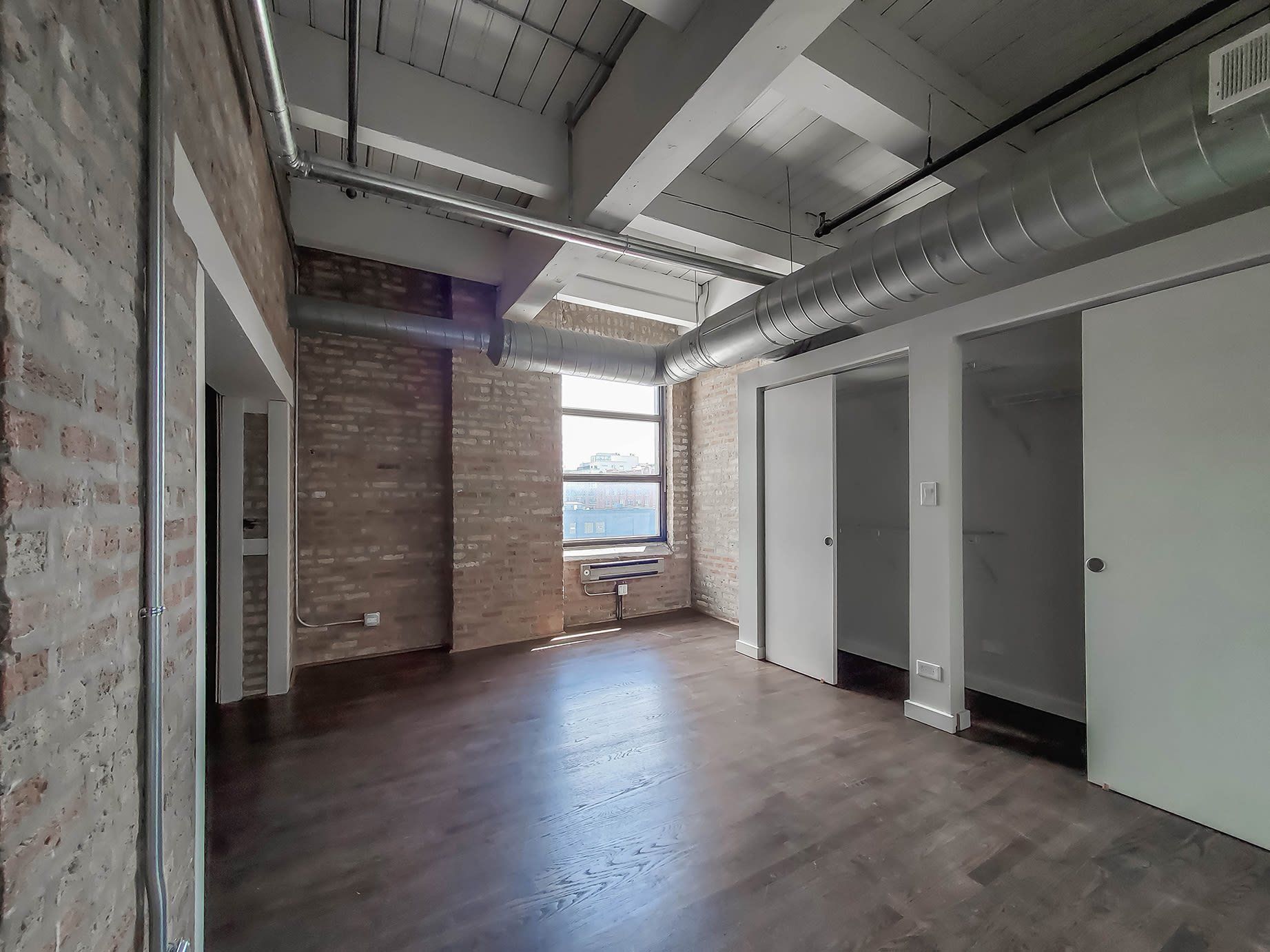 Gallery The Lofts at Gin Alley Fulton Market Apartments