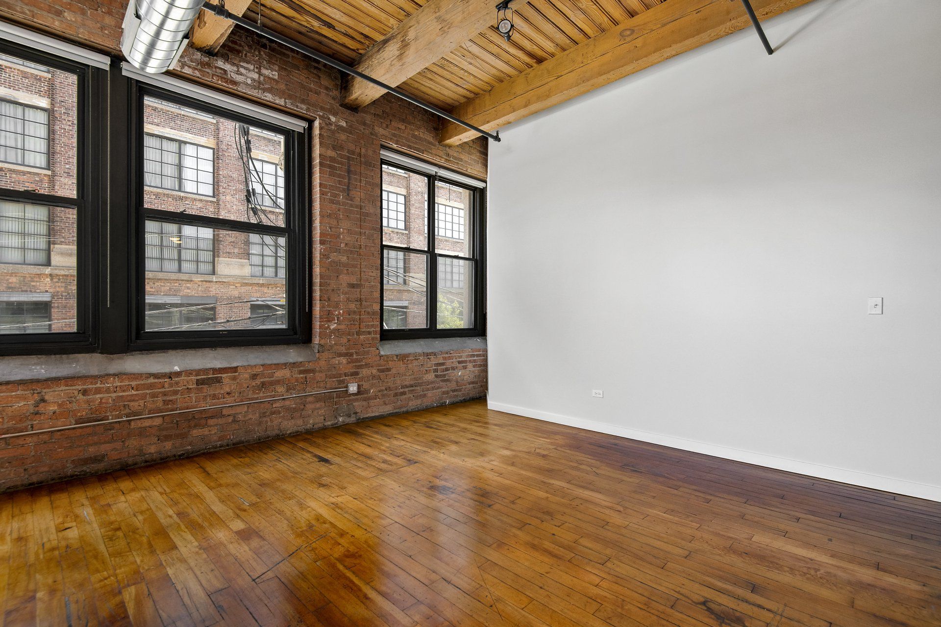 Gallery The Lofts at Gin Alley Fulton Market Apartments