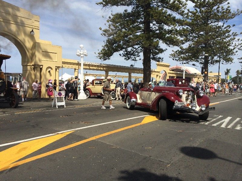 Private Art Deco sightseeing wine tour Hawkes Bay