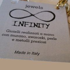 Locandina dei gioielli Infinity