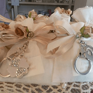 Sacchetti di confetti con portachiave