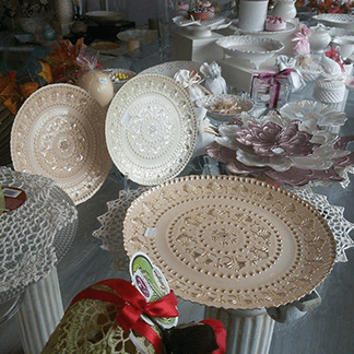 Piatti decorati in ceramica