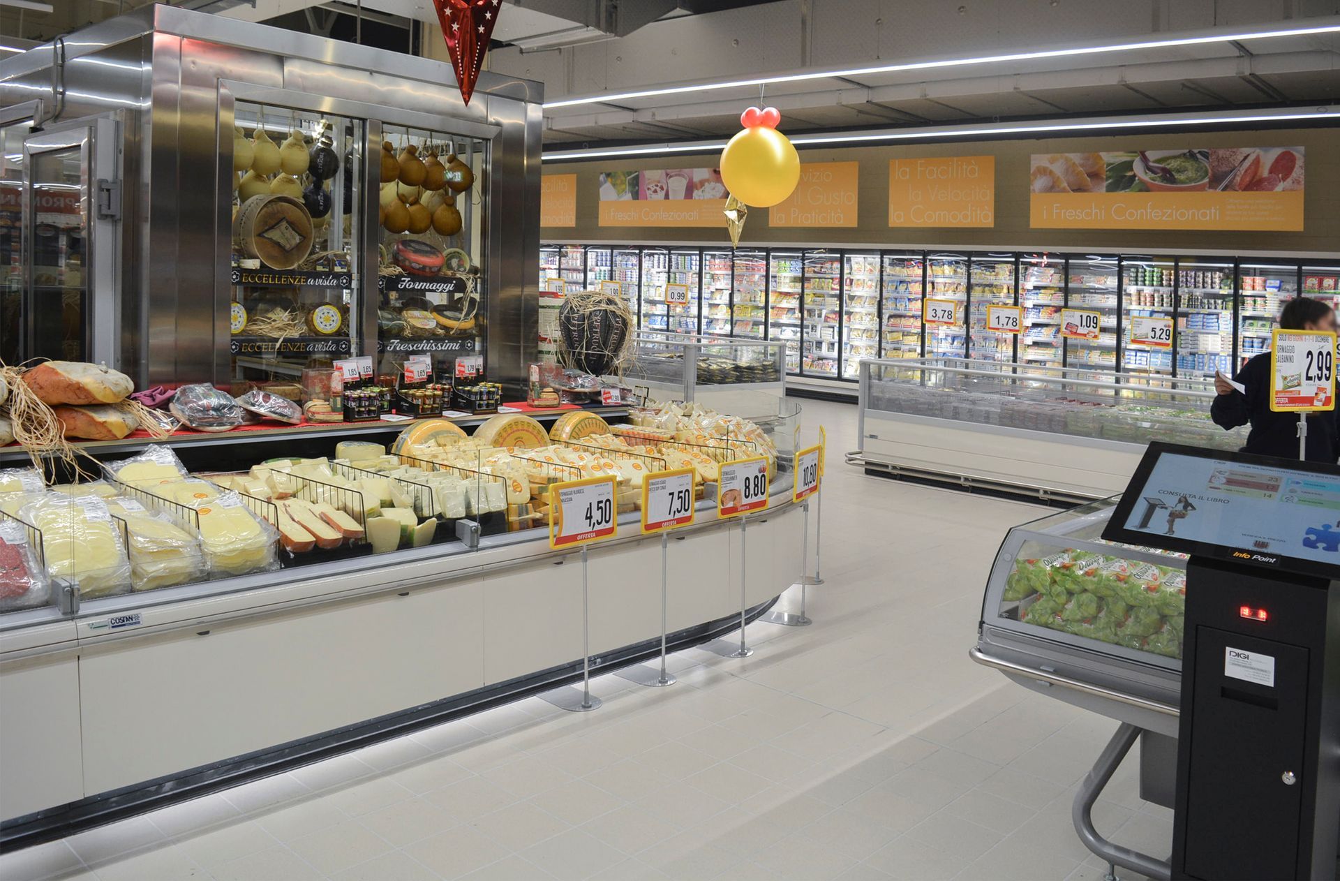 Banco refrigerato self salumi Supermercato conad Salerno