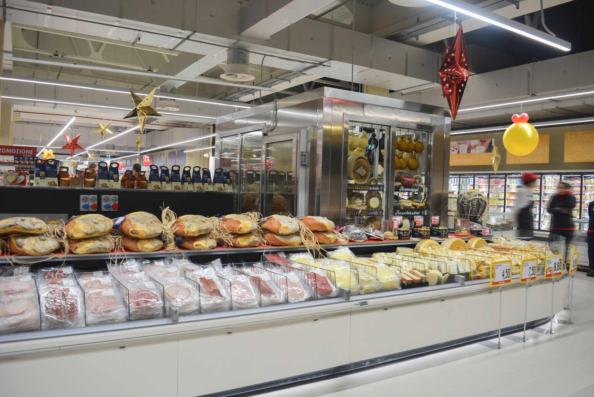 Banco refrigerato self salumi Supermercato conad Salerno