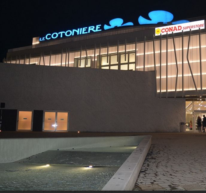 Conad Le Cotoniere a Salerno - Centro Commerciale