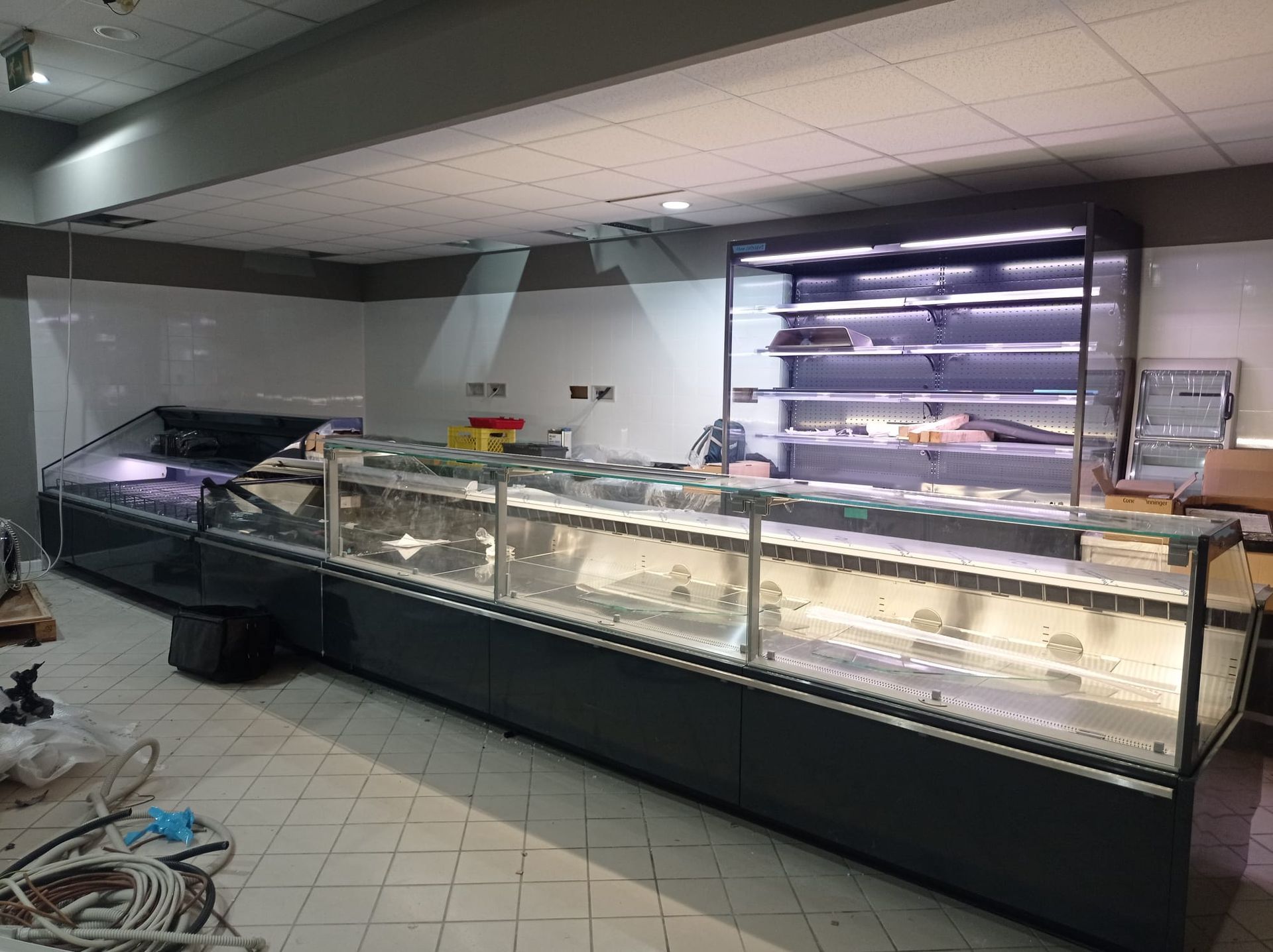 installazione frigo banco pescheria-reparto pescheria