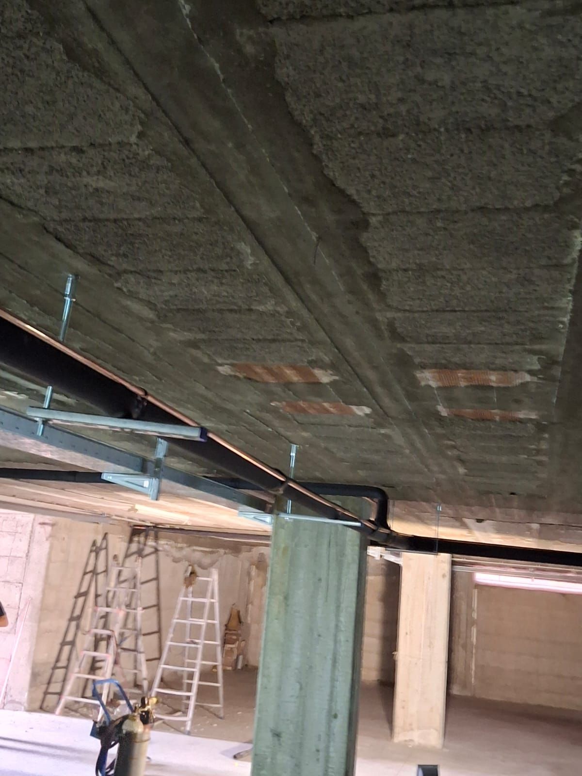 montaggio impianto frigo e tubazioni