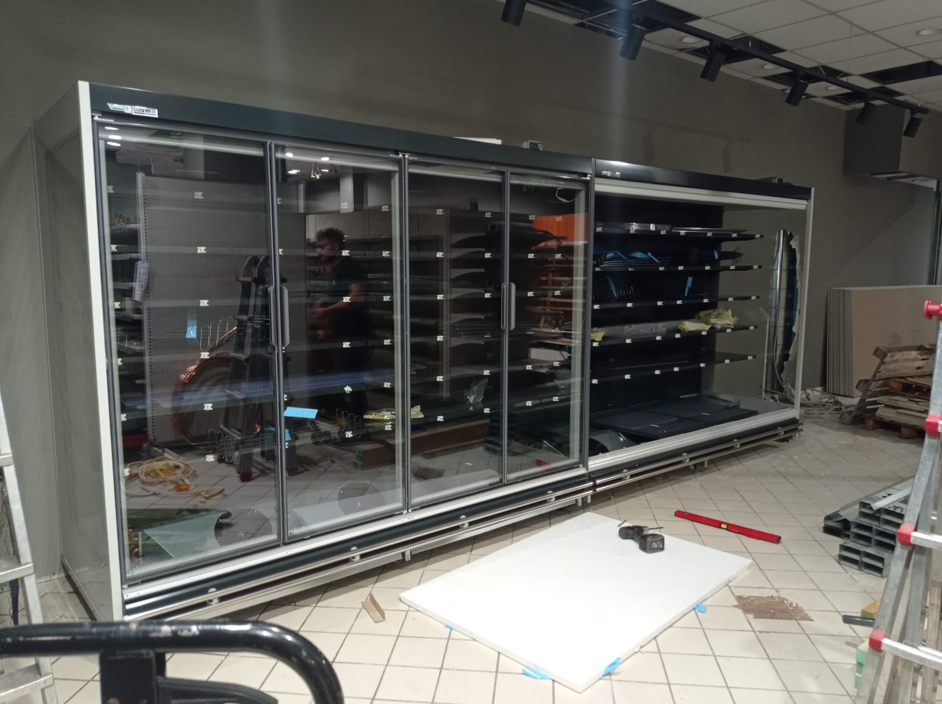 murale refrigerato-reparto freshi