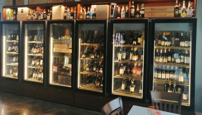 vetrina vini