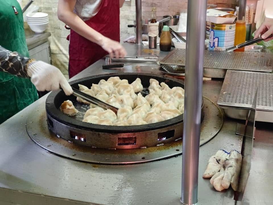 1/4-15 年貨大街預購 -《東霖煎餃》 基隆在地美食