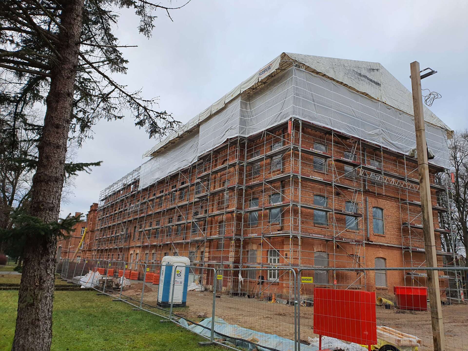 jogrema atlikti darbai - laikinieji stogai