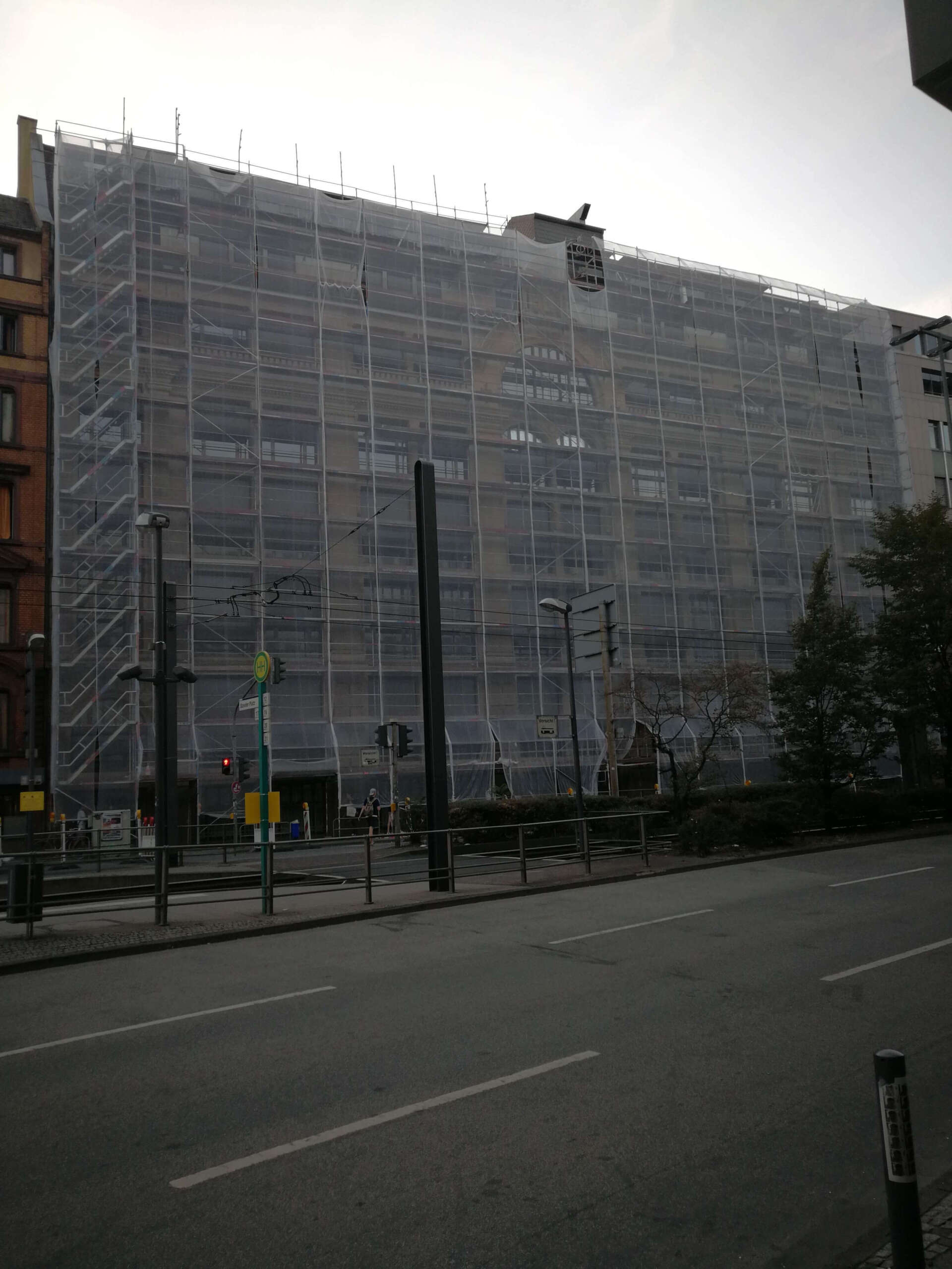 Jogrema atlikti darbai – Plėvelės ir tinklo uždengimas