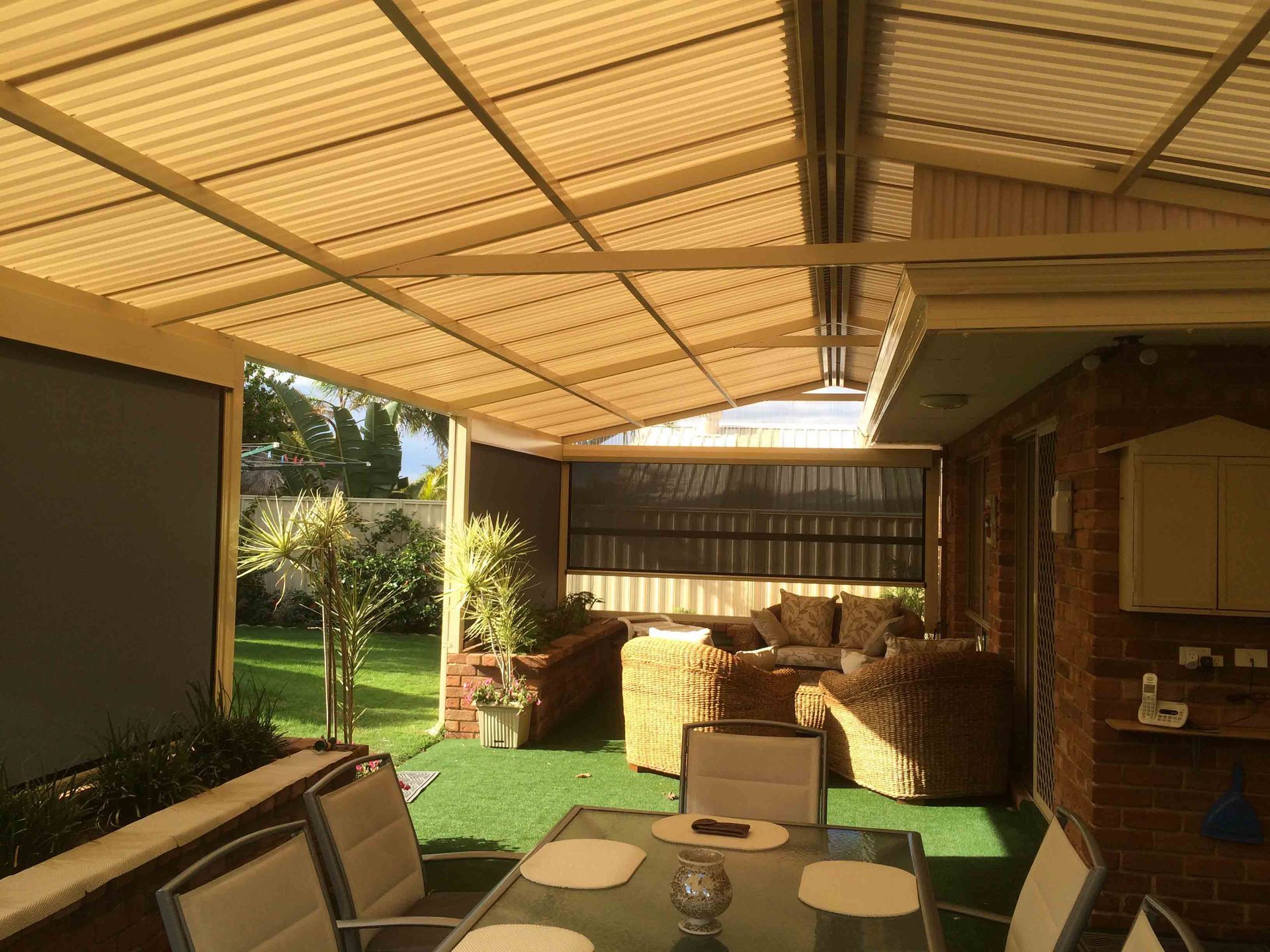 Patio dining | Carine, WA | Modern Plastics & Pergolas