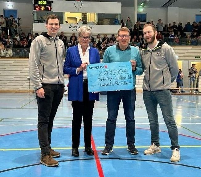 Scheckübergabe HC BW Feldkirch Damen: 2.200€