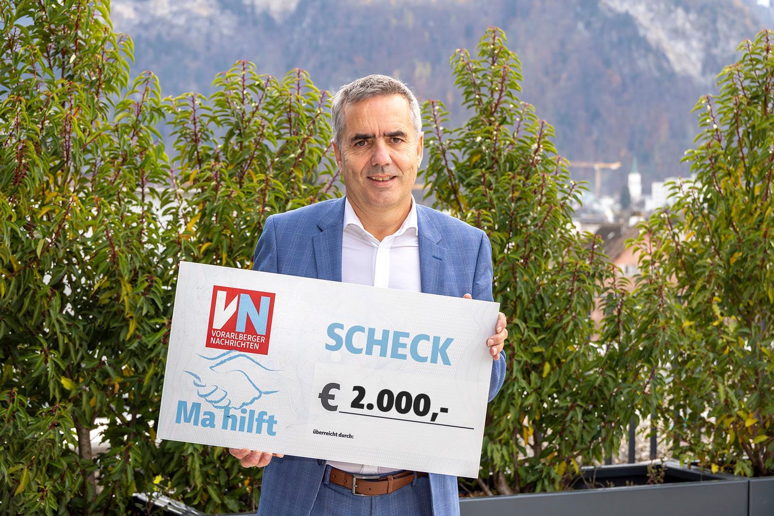 Scheckübergabe Inhaus: 2.000 €