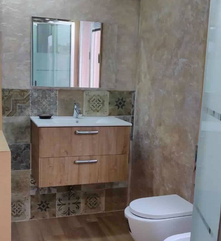 arredo bagno con mobile lavello