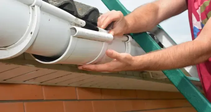 instalar un canalón de PVC a precio barato en Barco de Valdeorras, Orense