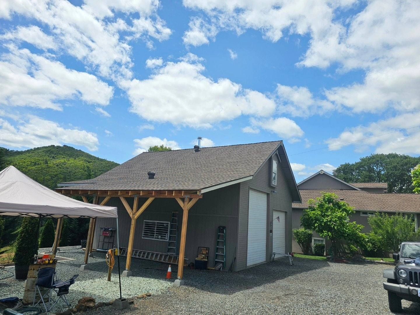 Residential asphalt shingle roof installation in Medford, OR
