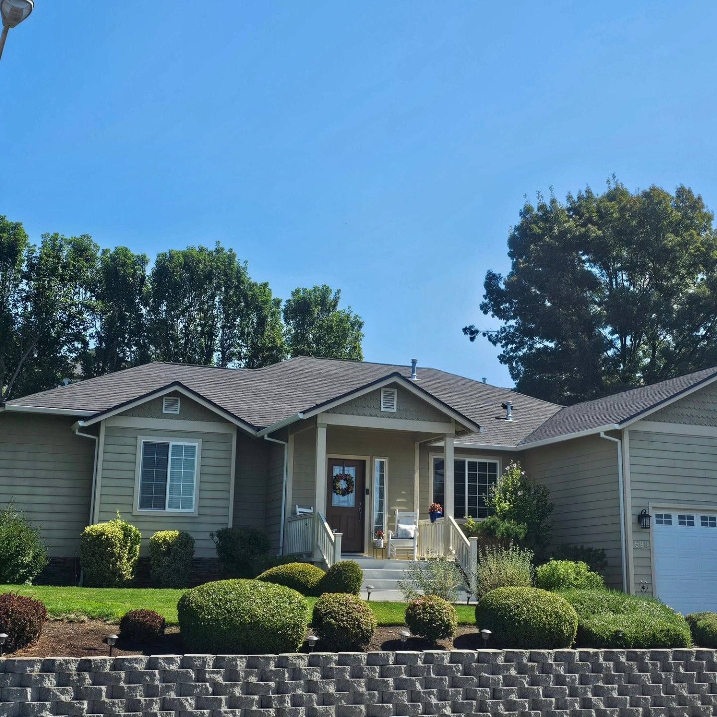 Asphalt roof installation in Klamath Falls, OR