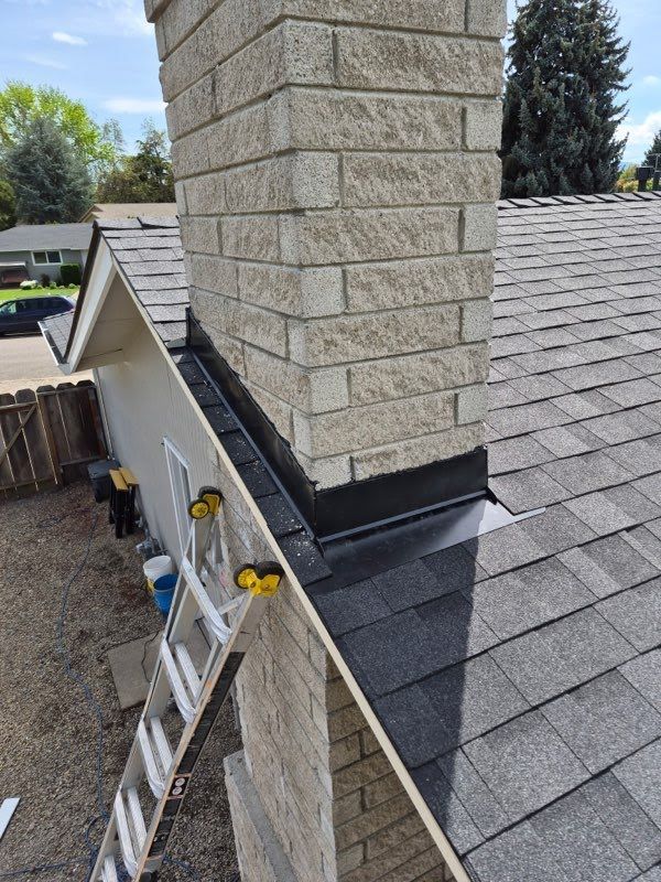 Asphalt roof installation and flashing project in Southern Oregon