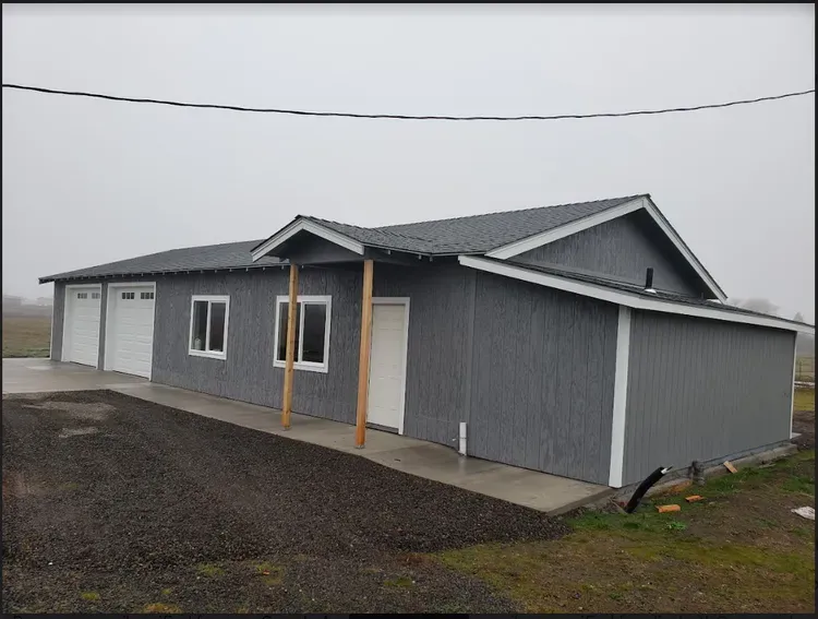 Asphalt roof replacement in Brookings, OR