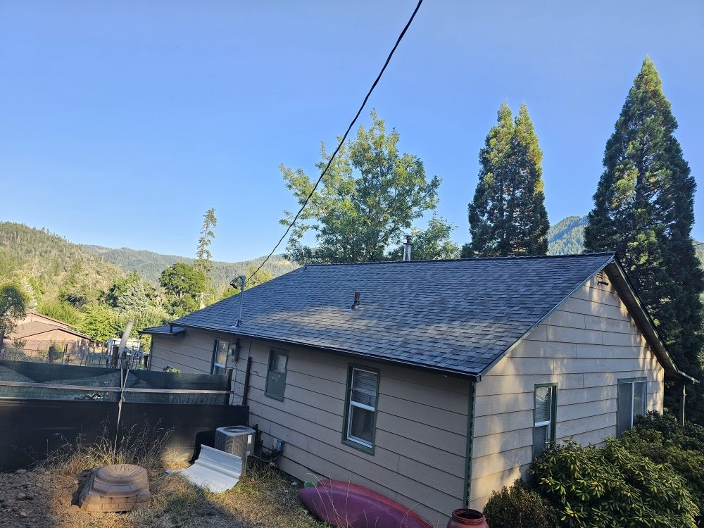 Residential roof installation in Southern Oregon