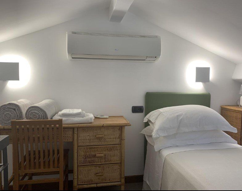 Letto e tavolo