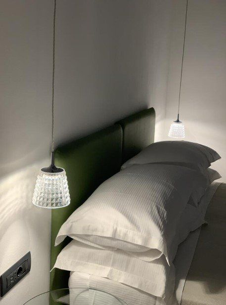 Letto con cuscini