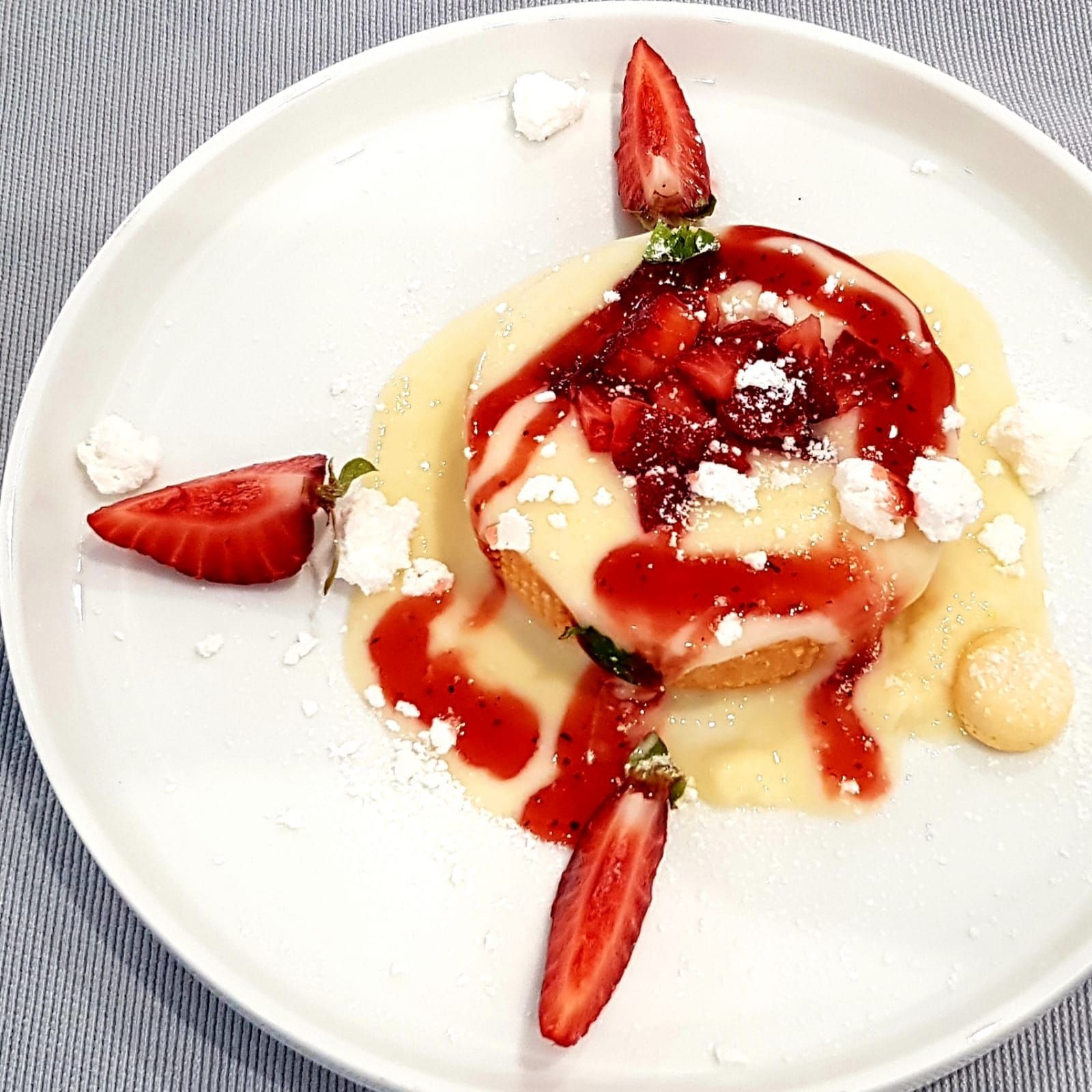 dolce crema e fragole