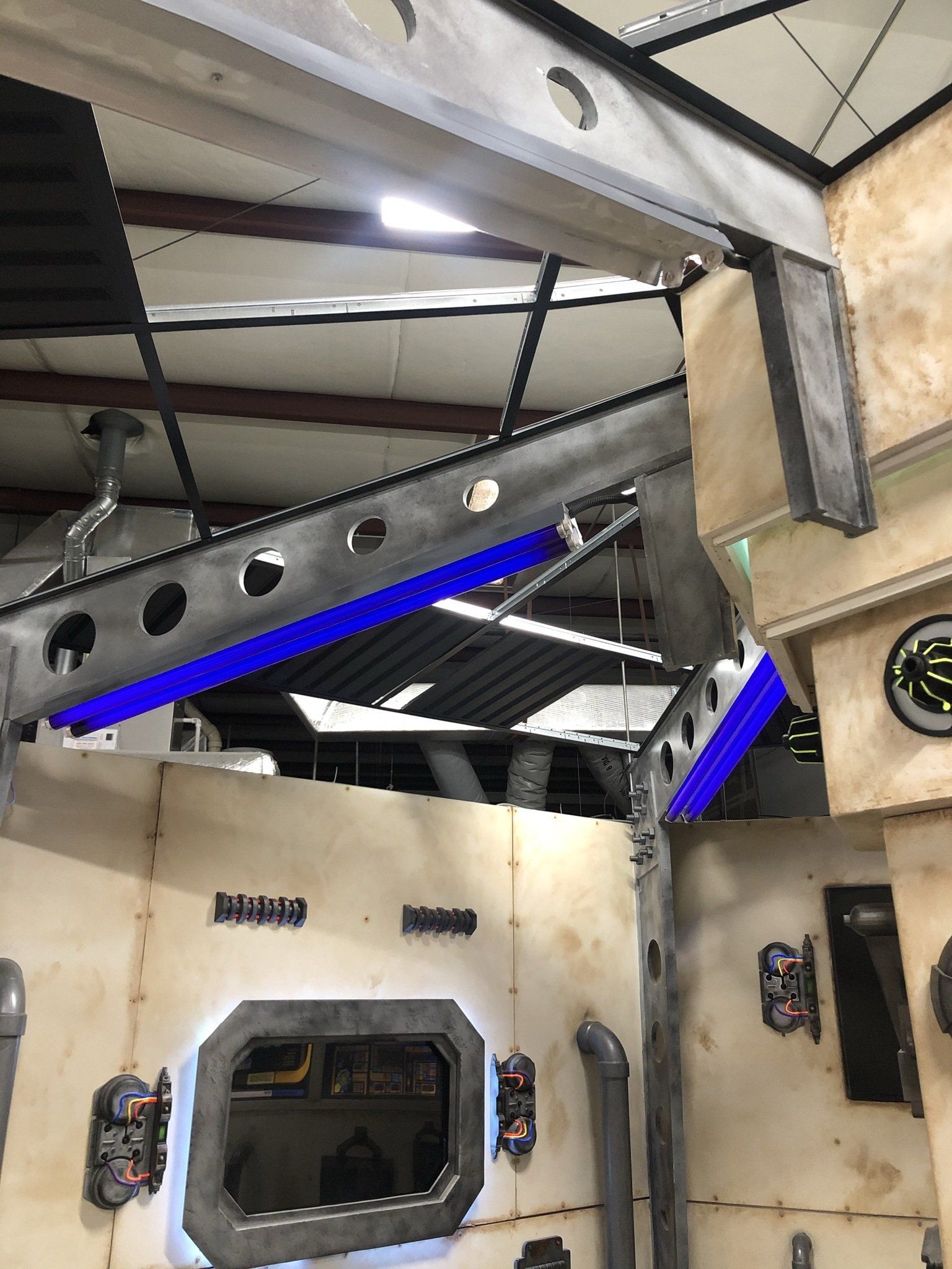 Starship Metal Ceiling — Novi, MI — Five Senses Escape Room