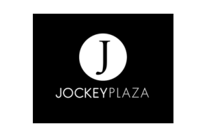 Un logotipo en blanco y negro para Jockey Plaza.