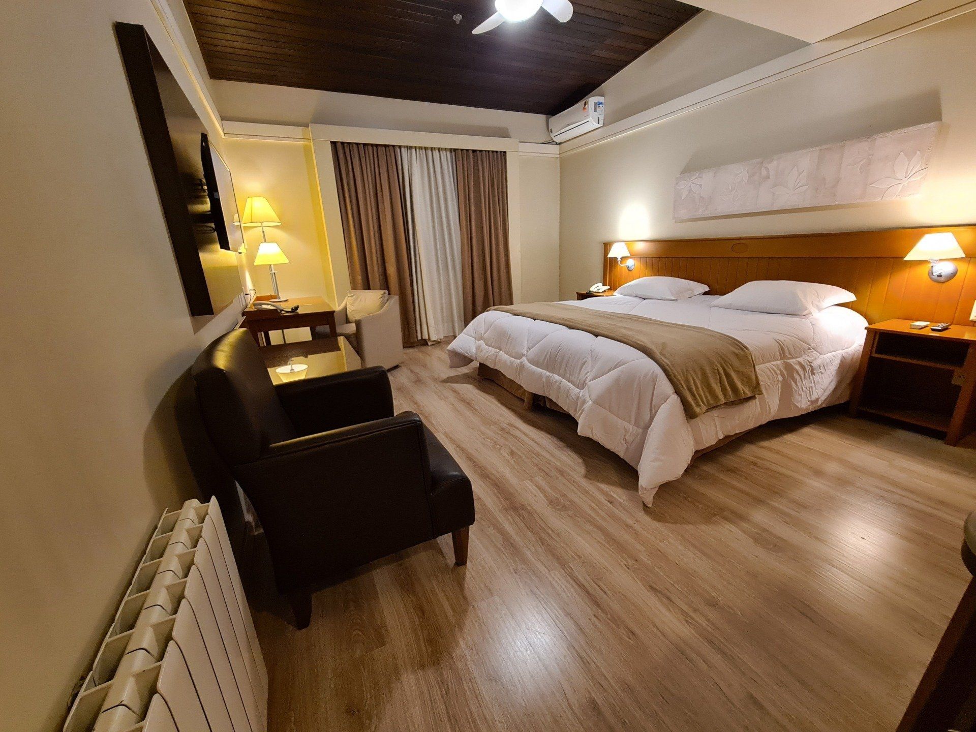 SKY BORGES HOTEL