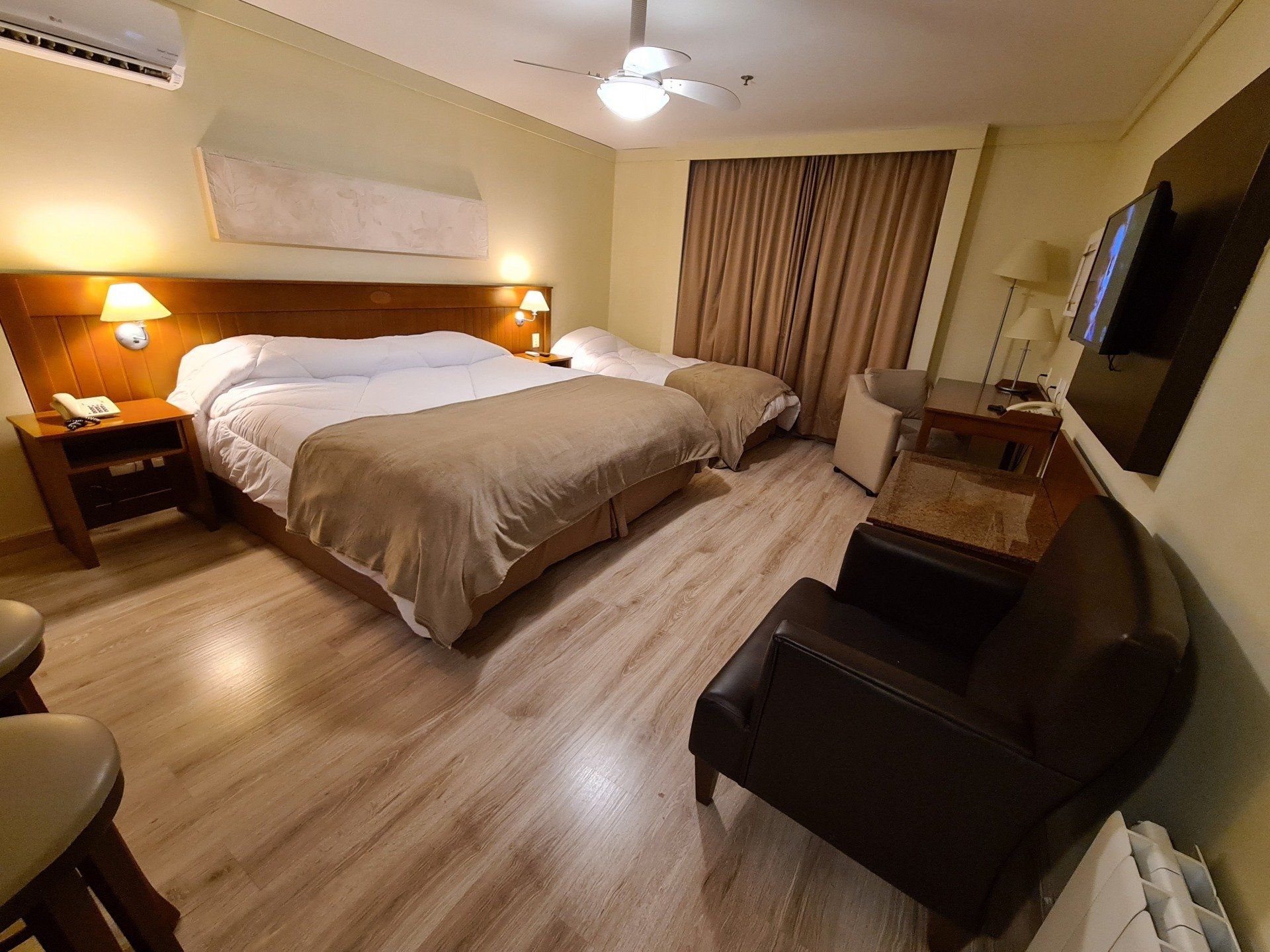 SKY BORGES HOTEL