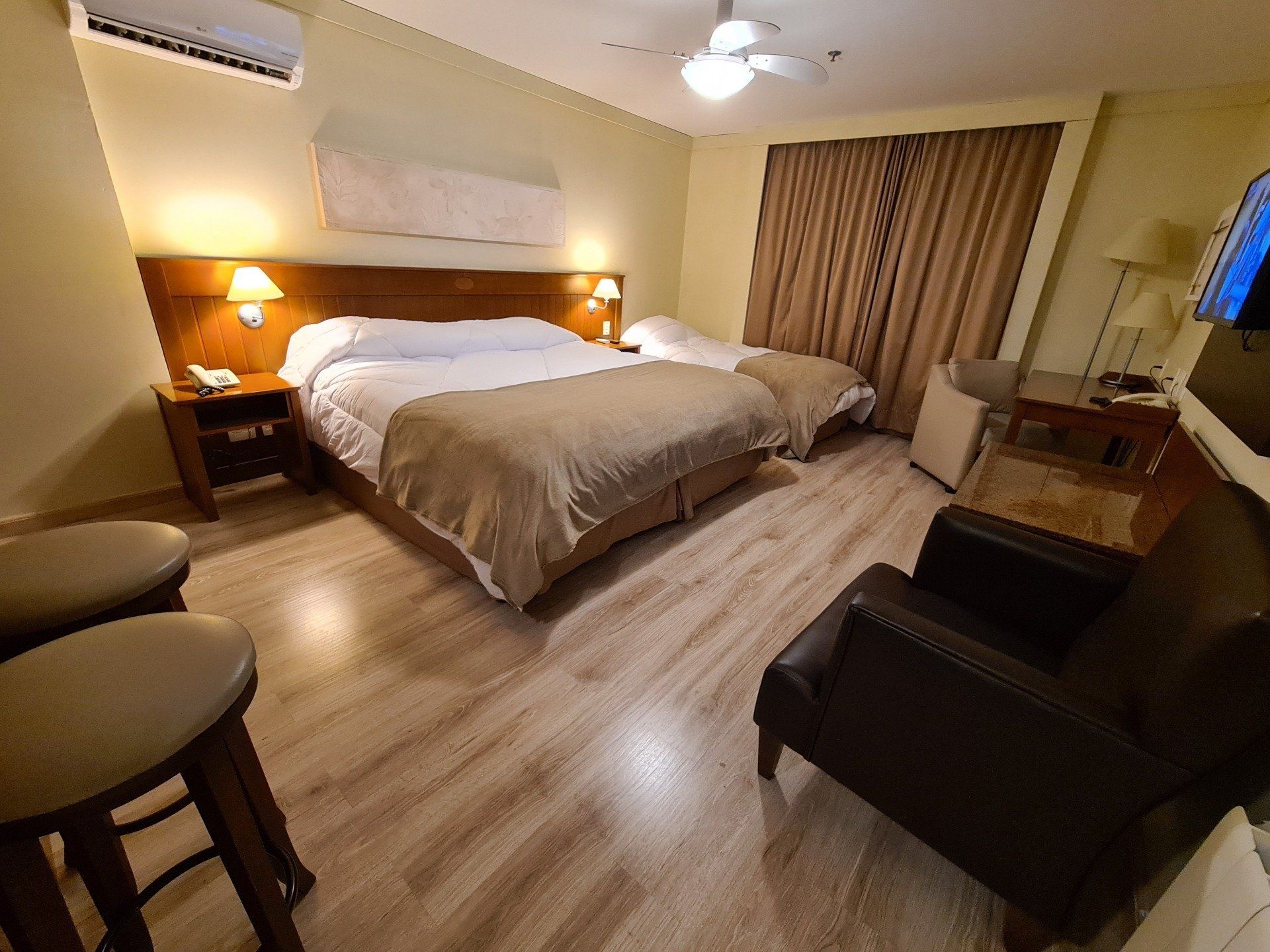 SKY BORGES HOTEL