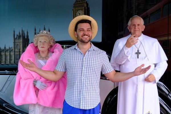 Estreia na terça‑feira com estátuas de Badin, Luísa Sonza, Luciano Hang, Pablo Marçal e Pedro Scooby