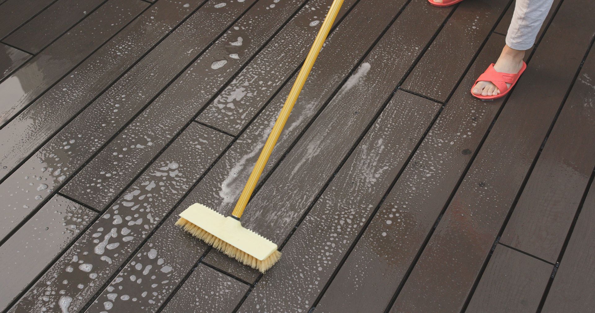 deep cleaning outdoor tiles