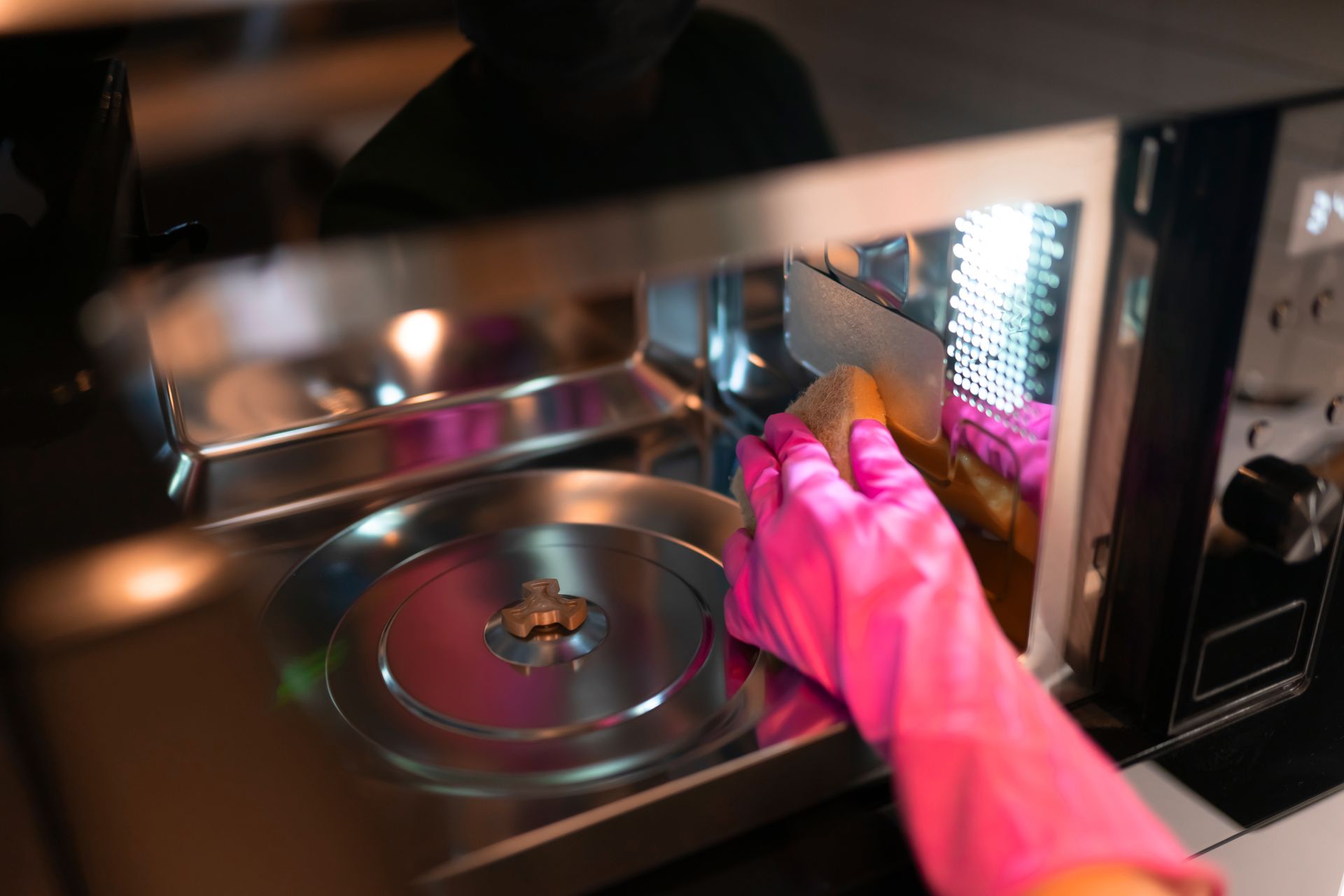 cleaning the oven