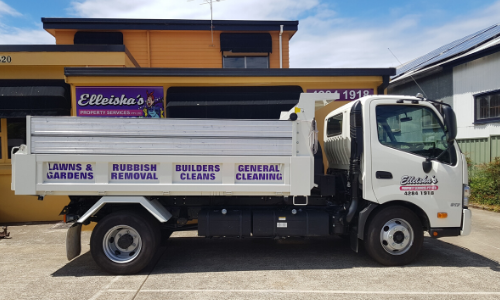 truck for renovation cleaning services
