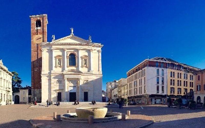 investigatore Gallarate chiesa