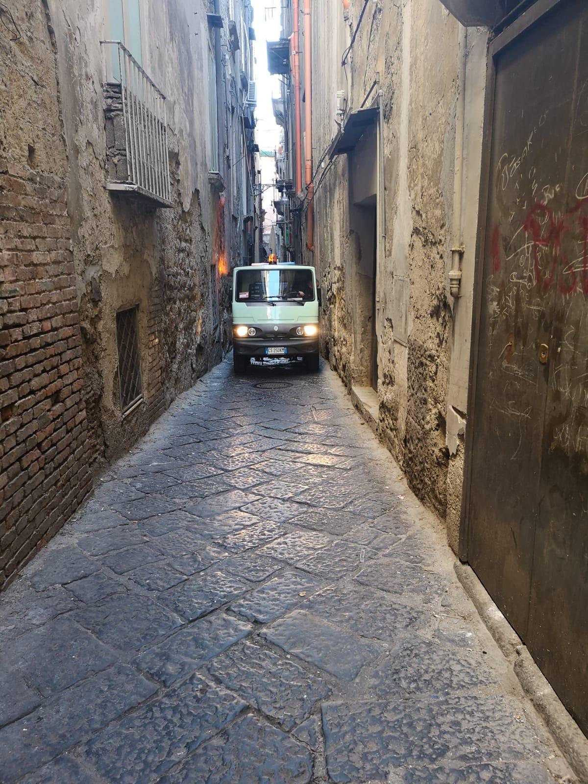 furgone della ditta NEW ECO SERVICE