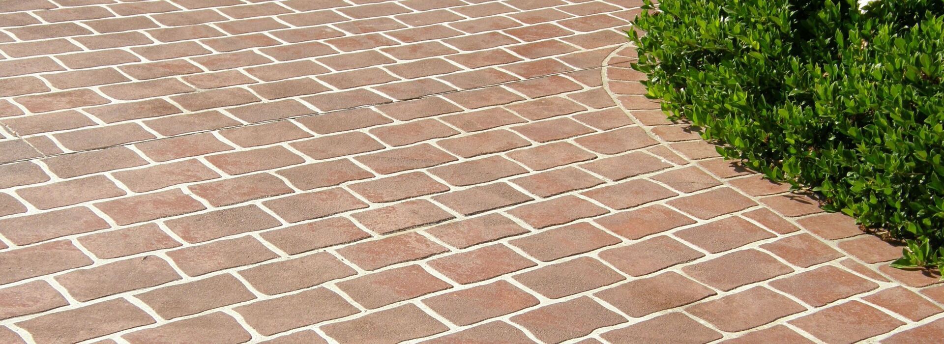 man doing a polish on concrete
