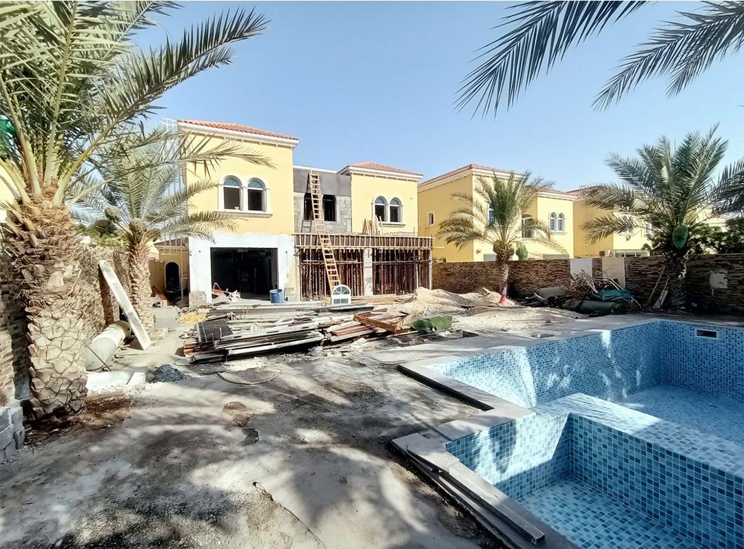 Luxury villa landscaping in Jumeirah Park Dubai with curated greenery and outdoor finishes by Concept Art Decor.