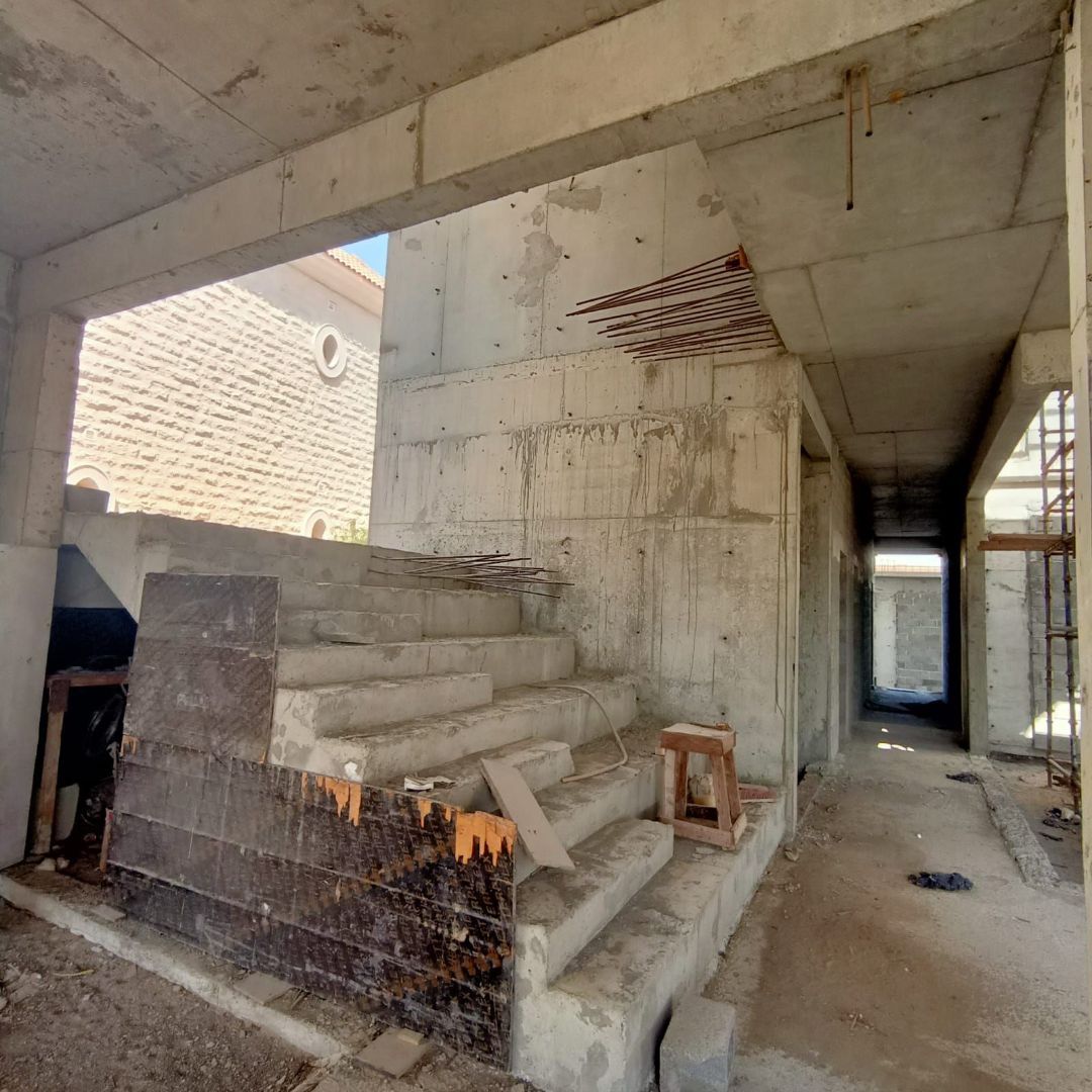 Civil works for luxury staircase in modern villa in dubai