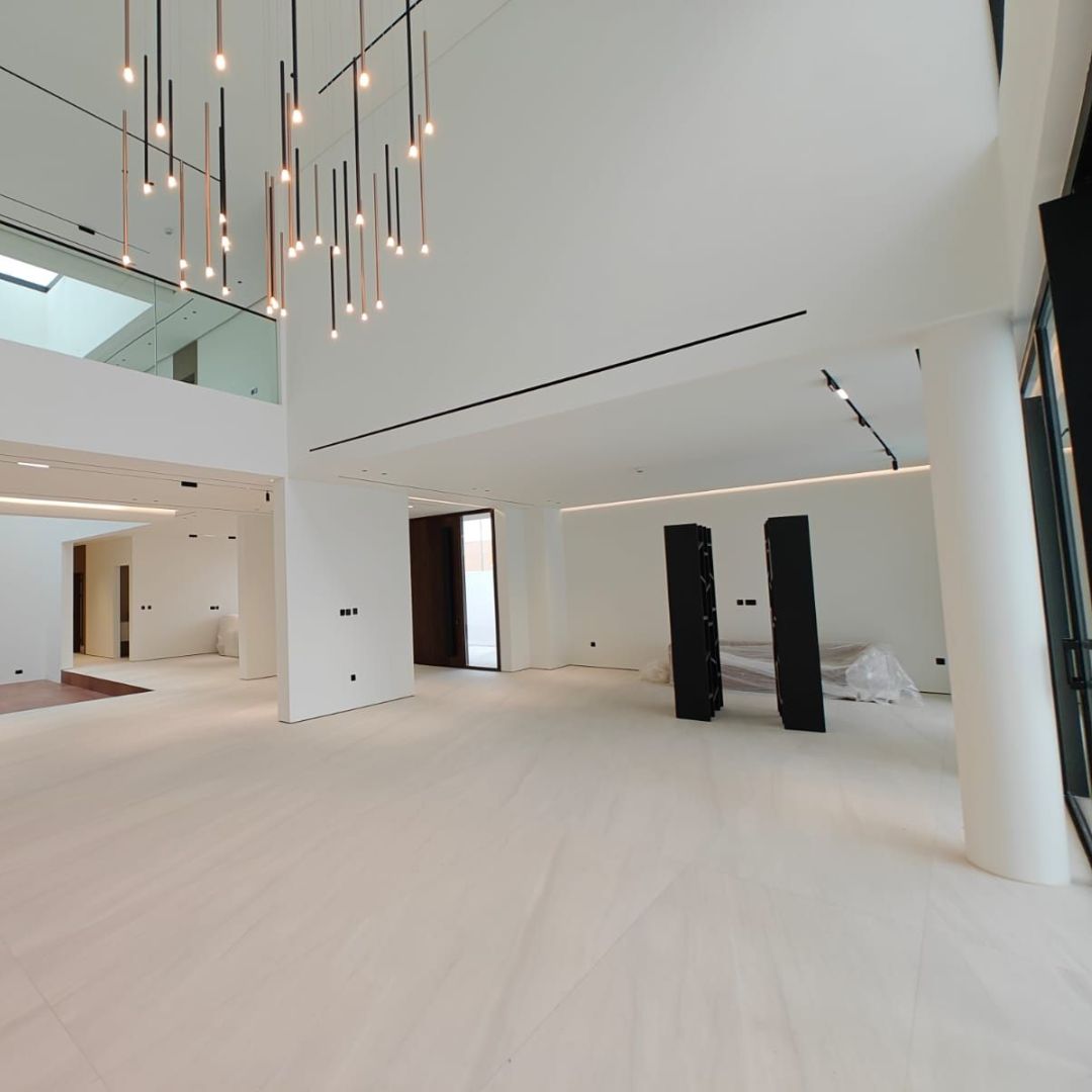 Luxury dining area in Dubai with custom joinery and refined finishes by Concept Art Decor.